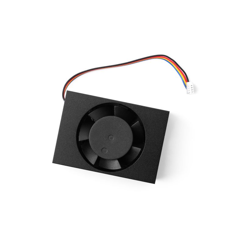 High-efficiency heatsink duct for compact edge device ventilation